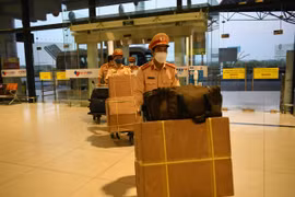 Tăng cường CSGT vào thành phố Hồ Chí Minh để chống dịch