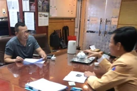 Phạt 4 triệu đồng lái xe cố tình vượt rào chắn đường sắt