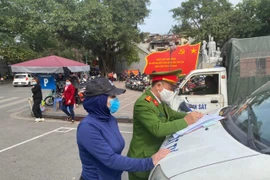 Phạt 5 bãi trông giữ xe “chặt chém” vỉa hè phố cổ