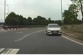 Phạt 4 triệu đồng lái xe đi ngược chiều trên phố