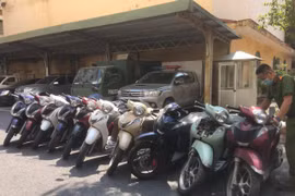 Clip Cảnh sát hình sự hoá trang quật ngã đối tượng trộm xe SH