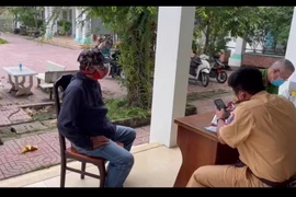 Sử dụng giấy tờ giả mạo quân đội để qua chốt kiểm soát Covid-19