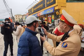 Không để lái xe sử dụng bia, rượu sau tay lái