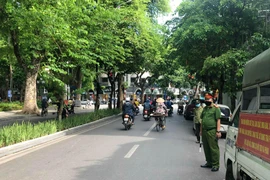 1 ngày phạt 32 trường hợp không đeo khẩu trang tại phố cổ