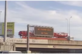 Phạt 17 triệu đồng lái xe tải đi ngược chiều trên cao tốc