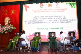 Trao những giọt máu nghĩa tình cứu người trong mùa Covid-19