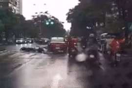 Uống rượu, lái xe ô tô đâm hàng loạt người dân chờ đèn đỏ