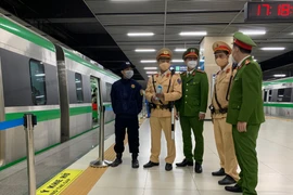 Cùng Cảnh sát giao thông và Cảnh sát Hình sự “check-in” đường sắt Cát Linh - Hà Đông 