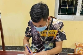 Truy nóng lái xe tải chèn ép không cho xe cứu thương đi lên cấp cứu người bệnh