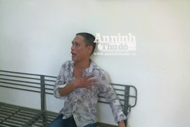 Mất kiểm soát vì "ngáo" đá, đập phá quán trà và đánh vợ tím mặt