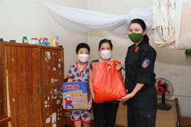 Tiếp thêm sức mạnh nơi tuyến đầu chống dịch Covid-19 