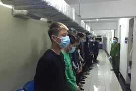 Bắt ổ nhóm 17 đối tượng "nhí" mang dao kiếm đi chém nhầm tử vong “đối thủ”