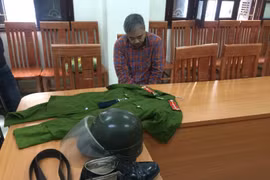 Clip: lái xe Grab giả danh công an khai nhận hành vi lừa đảo 'chạy án'