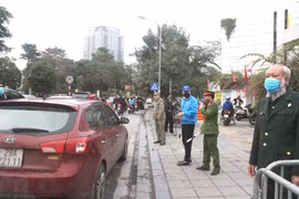 Đảm bảo an toàn giao thông, phòng chống dịch Covid-19 tại Cổng trường học 