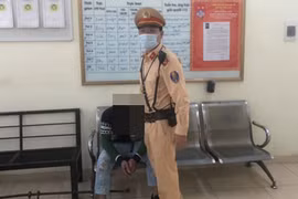 Buồn chán chuyện tình cảm, nam thanh niên định nhảy cầu Chương Dương 