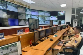 "Mắt thần" soi hàng trăm lái xe vượt đèn đỏ trong mùa giãn cách Covid-19