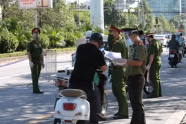 Kiểm soát chặt người đi đường để mở rộng “vùng xanh”, an toàn “vùng đỏ”