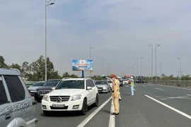 Chủ động phân luồng chống ùn tắc tại các cao tốc dẫn về Hà Nội