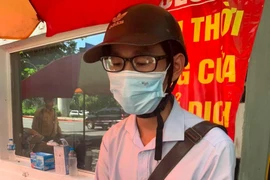 Tự làm giả giấy đi đường để 'tung tăng' trong mùa dịch giãn cách