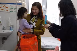 Mang nụ cười cho trẻ thơ trong ngày Tết