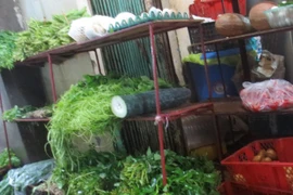 Viện cớ mưa bão, giá rau, củ, quả tăng cao 