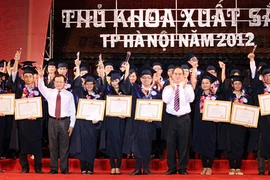 1.203 thủ khoa được tuyên dương trong 10 năm qua 
