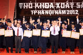 1.203 thủ khoa được tuyên dương trong 10 năm qua 