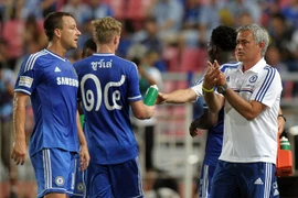 Chelsea thắng trận đầu dưới tay Mourinho