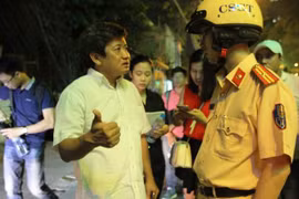 Phó Chủ tịch quận 1 kiên quyết chỉ đạo xử phạt vi phạm hè đường trong đêm