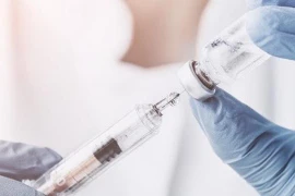 Khách nâng ngực tử vong, chủ phòng khám chở đến nơi bán quan tài nhờ mai táng sẽ bị xử lý ra sao?