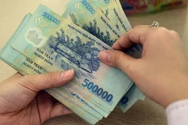 Từ 20-3, giáo viên dạy lâu năm chỉ hưởng lương bằng giáo viên mới?