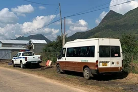 Ai phải chịu trách nhiệm vụ xe đưa đón rơi cửa, khiến nhiều học sinh thương vong?