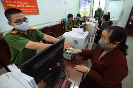 Người bị xóa hộ khẩu có được làm Thẻ căn cước công dân gắn chip?