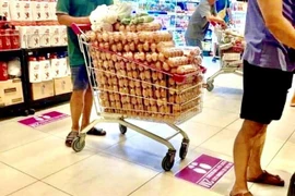 Đầu cơ hàng hóa bán giá cao trong mùa dịch có thể bị phạt tù tới 15 năm