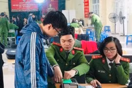 Đổi sang căn cước công dân gắn chíp có phải sửa thông tin hộ chiếu, tài khoản ngân hàng?