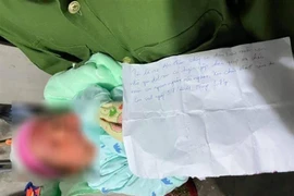 Từ vụ bé trai sơ sinh bị bỏ rơi ở cánh đồng Hà Nội: Phát hiện trẻ bị bỏ rơi phải xử lý ra sao?