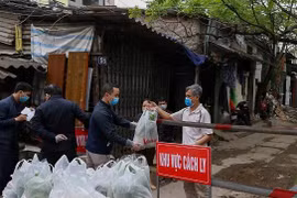 Chính phủ tuyệt đối không để người dân thiếu ăn, thiếu mặc, thiếu nhu yếu phẩm 