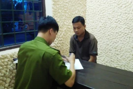 Bị tóm "của quý", chồng dùng dao thái thịt đánh vợ 