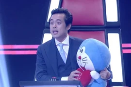 Nhạc sĩ Dương Khắc Linh mang mèo máy lên "ghế nóng" 