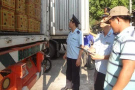 Bị cán bộ hải quan nhũng nhiễu, gọi số 19009299