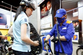 Xăng dầu đồng loạt giảm giá