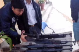 Thu giữ 5 khẩu súng và hàng trăm viên đạn các loại