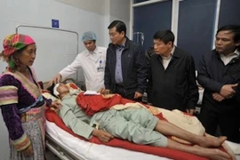 Đang đón đoàn bác sĩ Trung ương tới Lai Châu bằng trực thăng