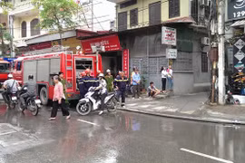 Khách hàng hết hồn vì quán cà phê bỗng dưng phát hỏa