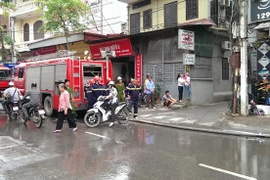 Khách hàng hết hồn vì quán cà phê bỗng dưng phát hỏa