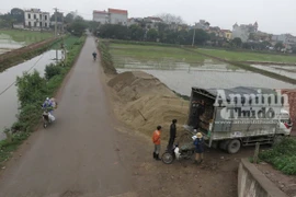 Mập mờ buôn bán gia cầm ở địa bàn giáp ranh, "né" kiểm dịch