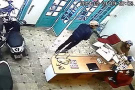 Cảnh giác với "nhân viên" tiếp thị rởm