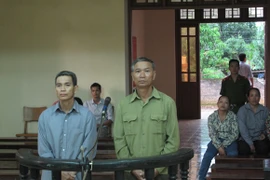 Xét xử nhóm đối tượng bắt giữ người trái pháp luật