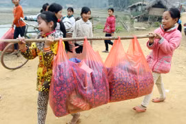 Những người “xua” đi giá lạnh cho học sinh nghèo Trung Sơn