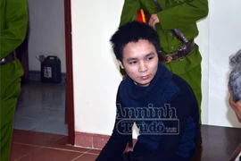 “Ông” chú đổ đốn,“yêu” cháu họ tuổi teen